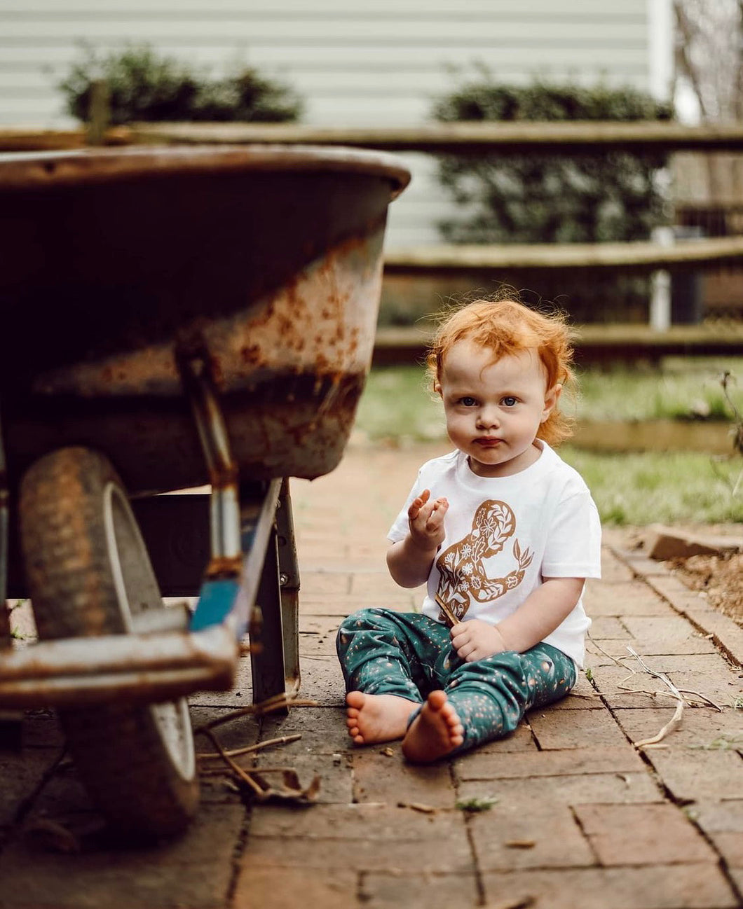 PLANT BABY + Breathable Cotton Growing Bodhi Logo Tee in Sandstone